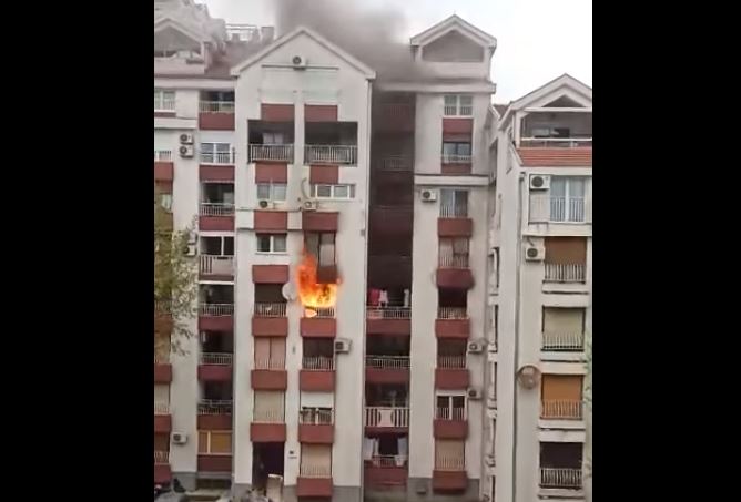 Zapalio se stan u zgradi u Tivtu, spašeno dvoje ljudi