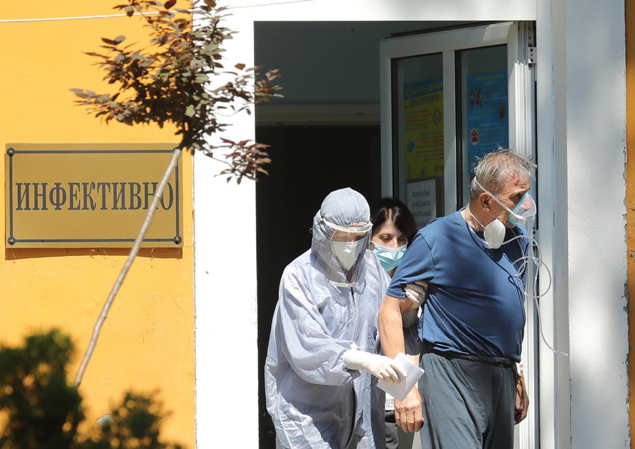 Još osam osoba preminulo u Srbiji od korone, 325 novozaraženih
