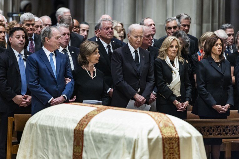 Vašington odao počast bivšem potpredsjedniku Čejniju bez Trampa