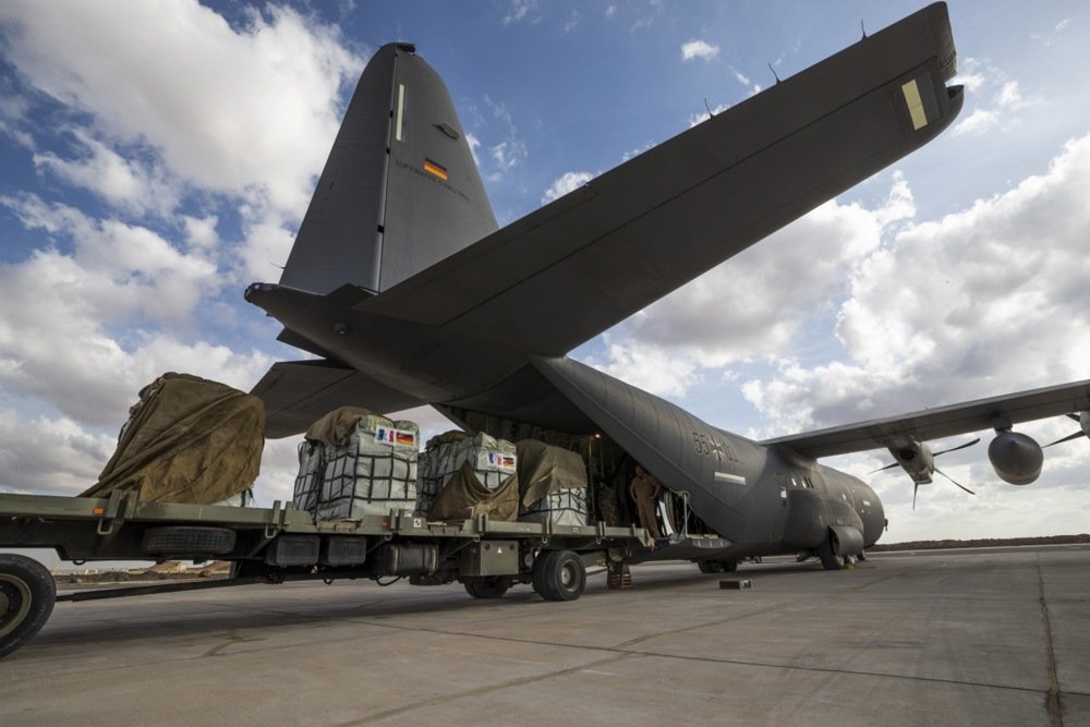 Njemačka padobranima isporučila četiri tone hrane u Pojas Gaze
