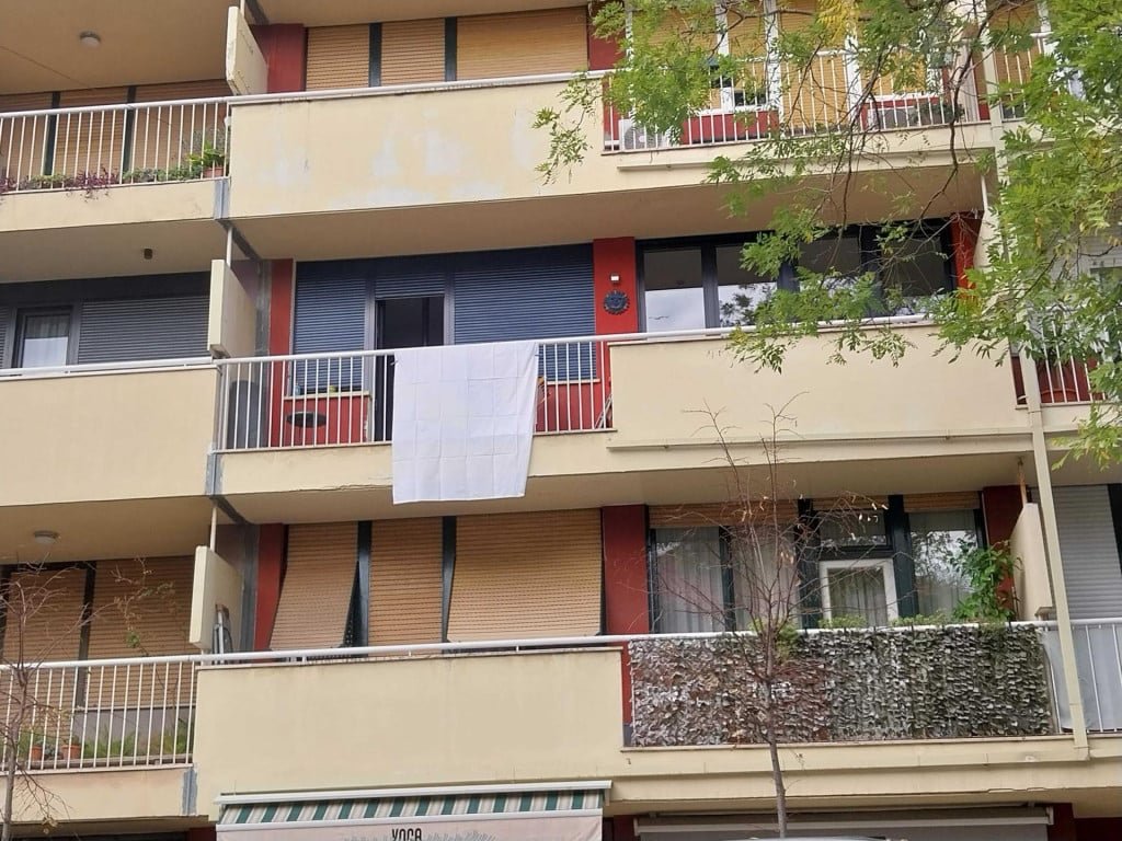 Bijelim zastavama i čaršavima protiv crnila: Pokažimo da je Split grad koji zna voliti, a ne mrziti!