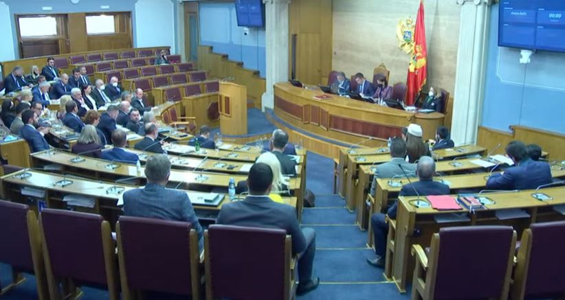 Vuković: Ko odgađa ne pogađa, skupite hrabrost ne budite političke kukavice