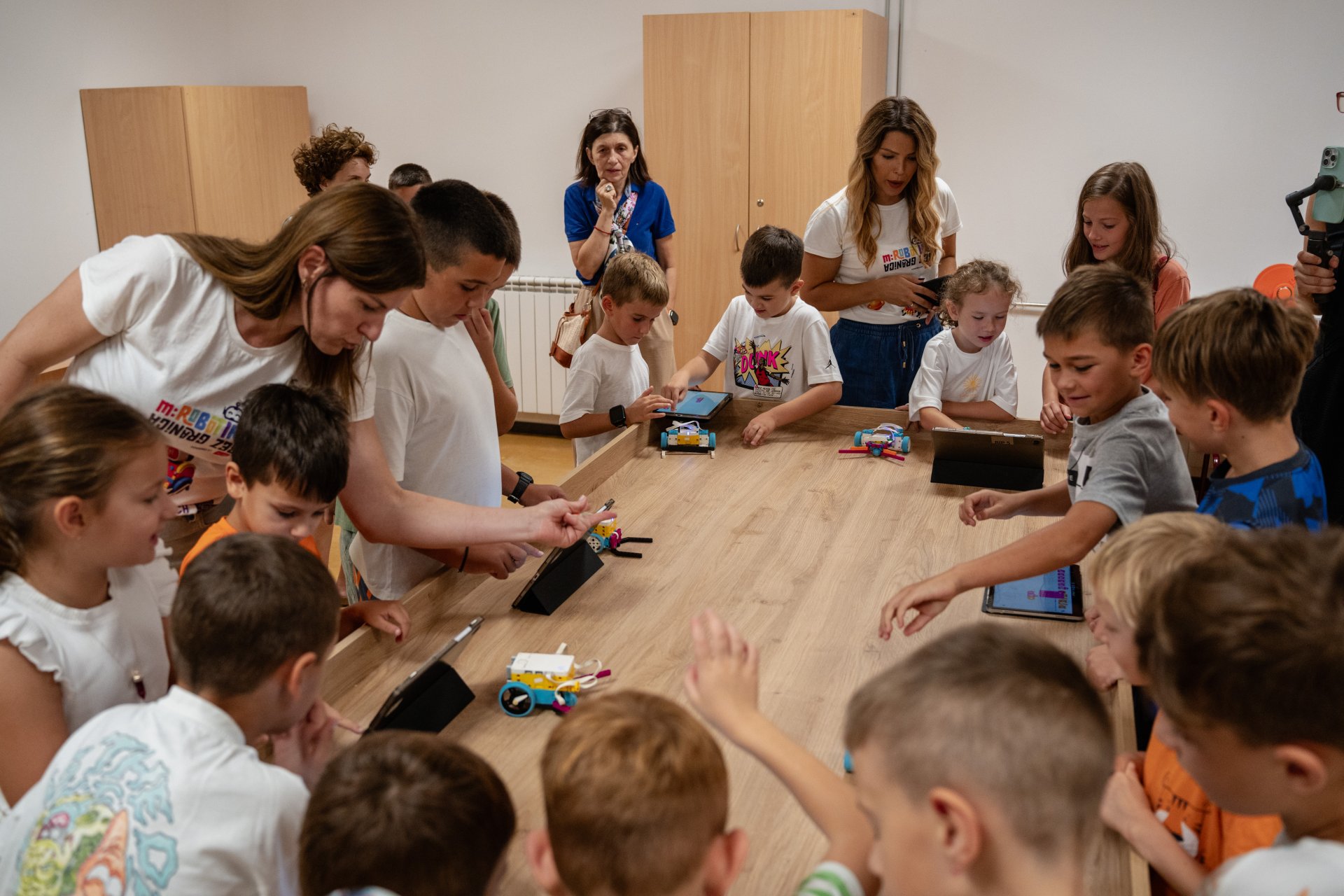 M:tel oduševio osnovce u Baru i Tivtu: Pripreme za državno takmičenje u robotici u jeku