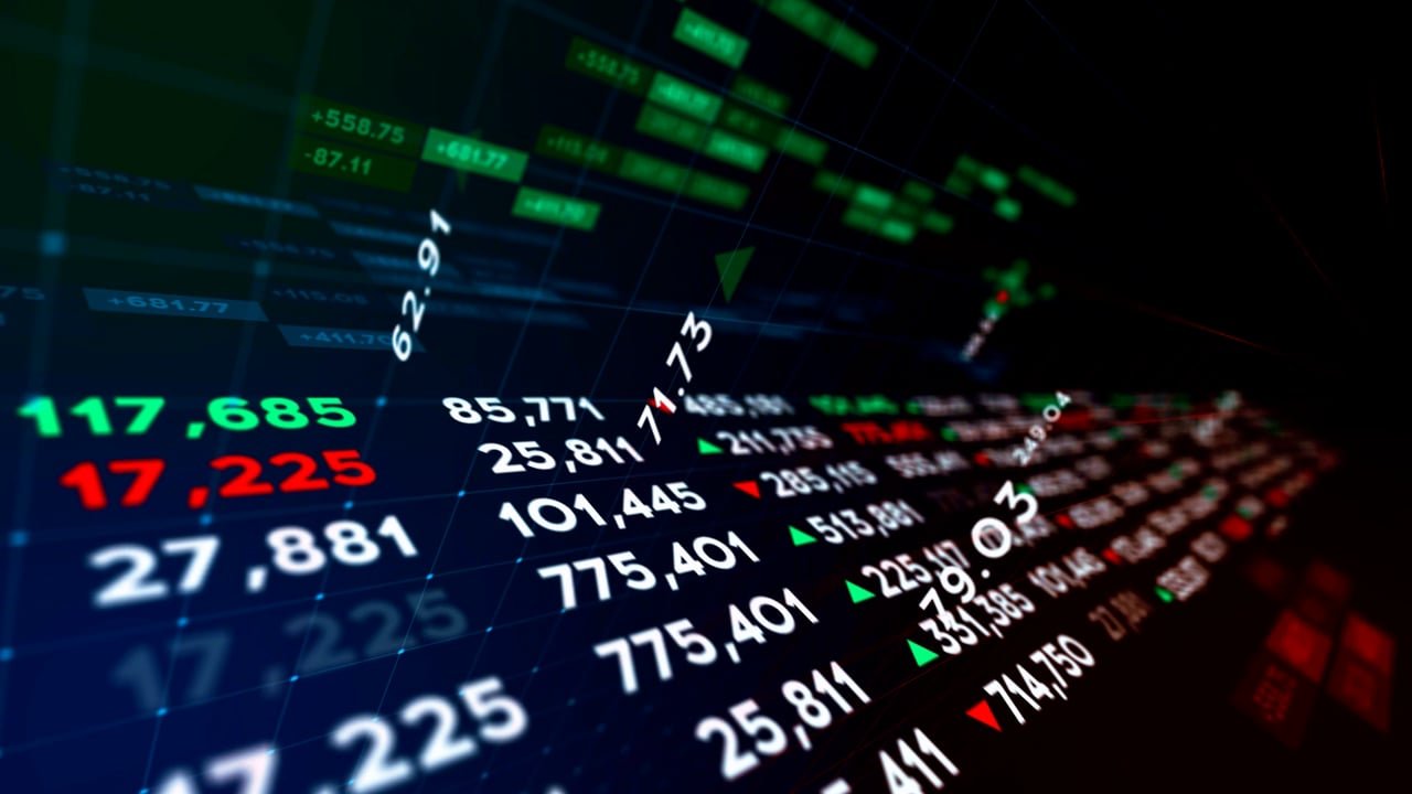 Dolar pada, zlato obara rekorde, cijene nafte rastu, bitcoin jača