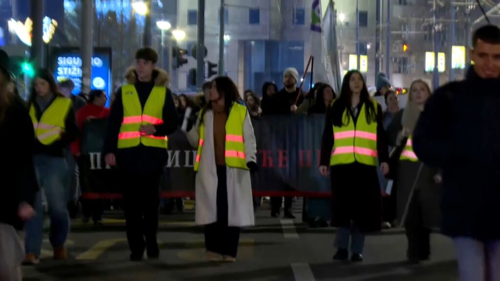 Beograd: Obilaskom institucija studenti Beogradskog univerziteta obilježavaju godišnjicu protesta