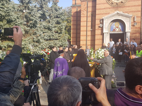 Milena Dravić sahranjena pored Dragana Nikolića
