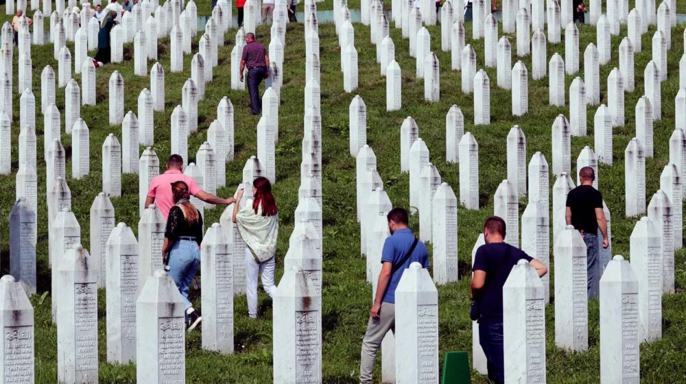 Završena komemoracija povodom 30 godina od genocida; Zvaničnici međunarodne zajednice: Srebrenica je simbol kolektivnog neuspjeha i opomena svijetu