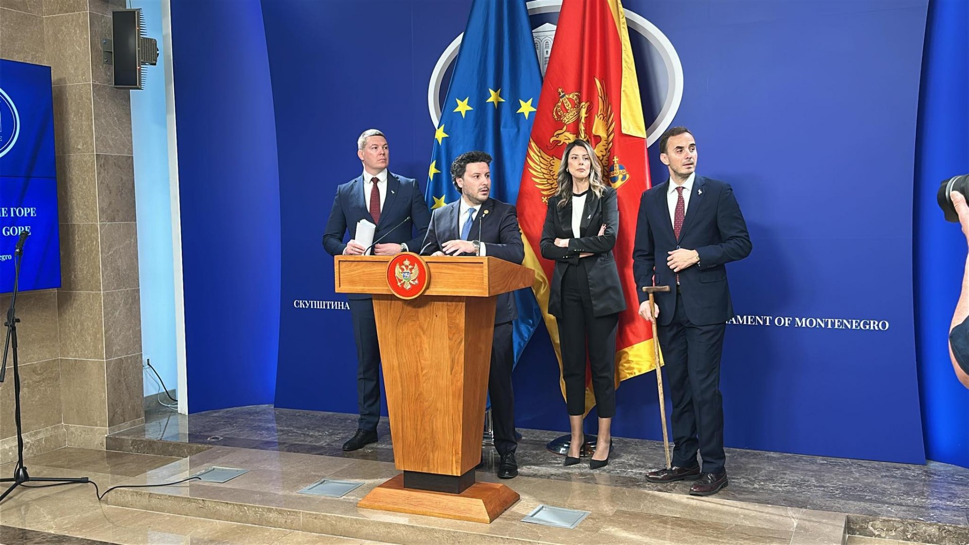 Abazović: Sporazum suspenduje nekoliko važnih zakona CG i evropske direktive, nakon presa predaćemo prijavu protiv Spajića i NN lica