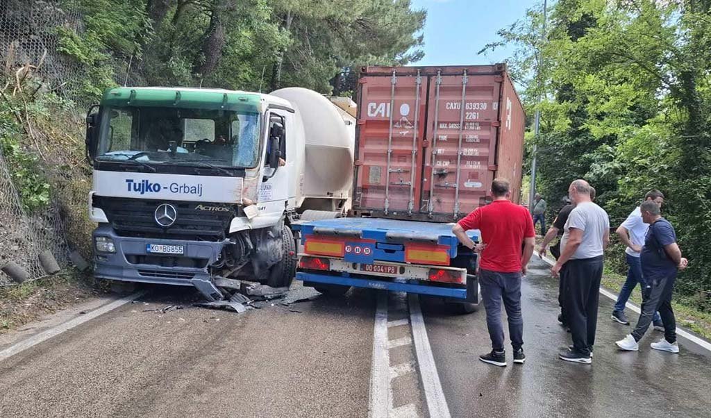 Bar: Sudar kod Inexa, obustavljen saobraćaj