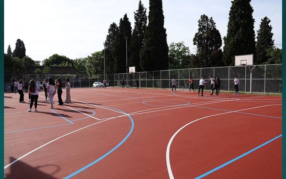 Završeni radovi na adaptaciji školskog dvorišta Srednje ekonomske škole u Podgorici