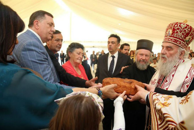 Irinej na slavi kod Dodika