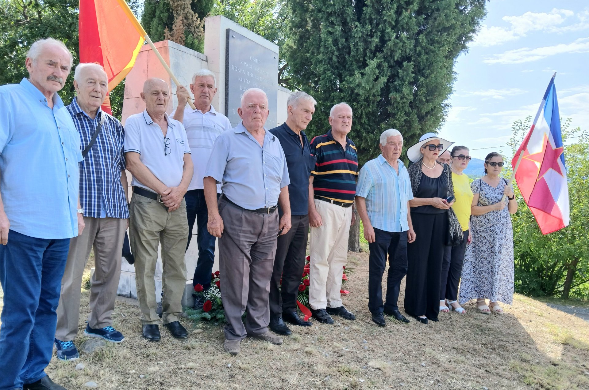 Delegacija SOBNOR-a položila cvijeće na spomenik na Ravnom lazu u Piperima