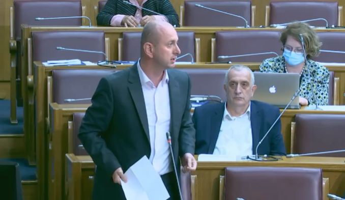 Srpski portali osmislili atentat na Milana Kneževića