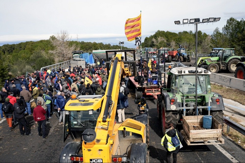 U Francuskoj poljoprivrednici i dalje nezadovoljni, žele da nastave proteste i akcije
