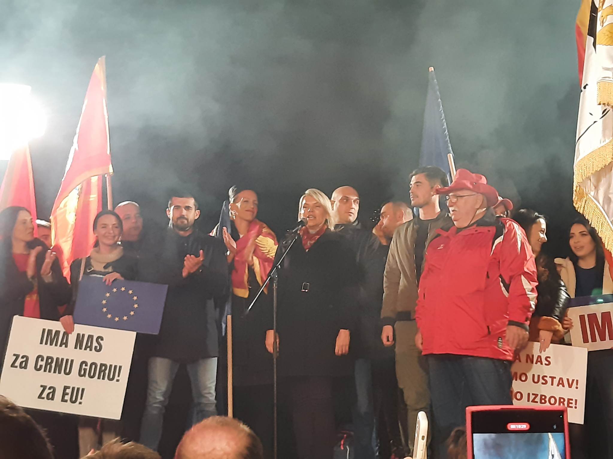 "Vazda nas je bilo da anticrnogorsko, antigrađanskoj, antievropskoj, primitivnoj, nacionalističkoj, velikosrpskoj politici kažemo veliko NE!"