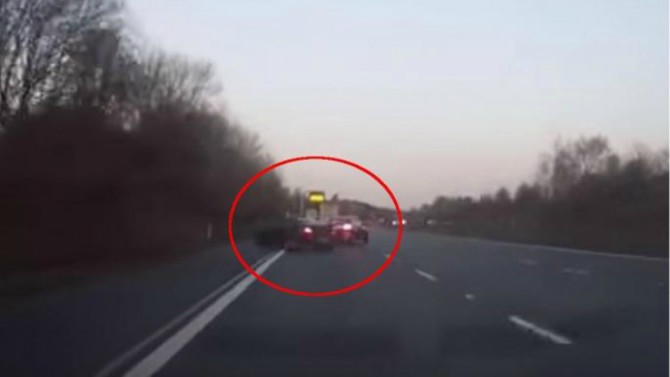Opasna nesreća: Automobil se okrenuo za 360 stepeni
