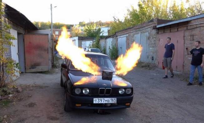 Rus svoj BMW oplemenio pogonom iz vojnog aviona, MIG-23!