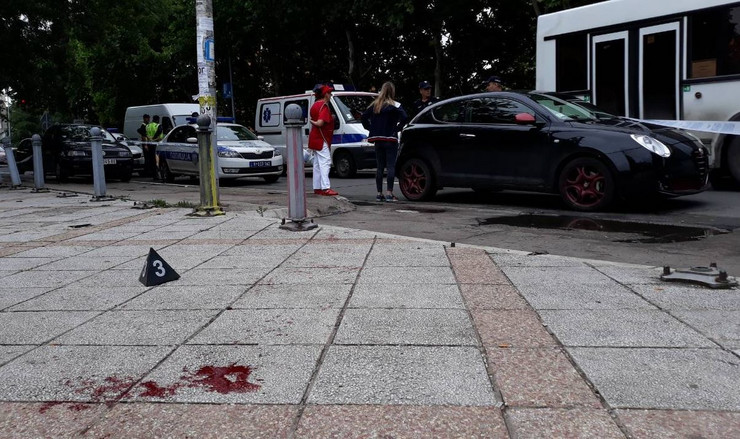 Horor u Nišu: Posvađali se oko parking mjesta, a onda je iz gepeka izvadio srp i ubo mladića