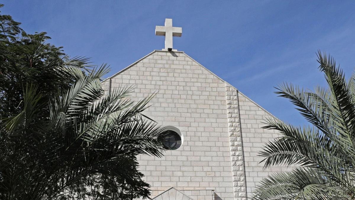 Izrael iskazuje duboko žaljenje zbog napada na katoličku crkvu u Gazi, poziva na istragu
