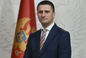 Zogović predlaže "elegantno riješenje": Dopunom Ustava do srpskog jezika kao službenog