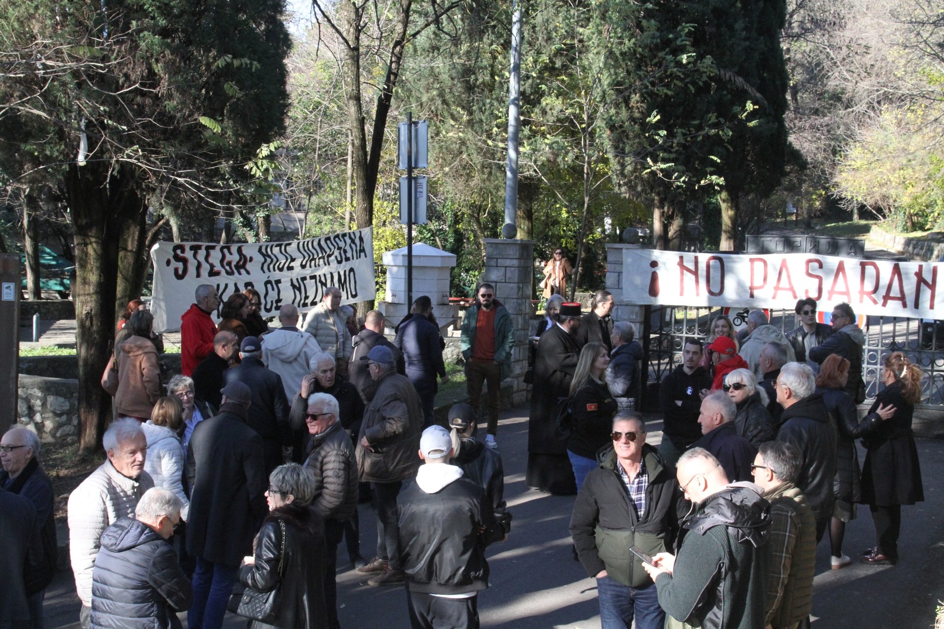 Barović: Ne može se sa malo suzavca udariti na Crnogorce, Marunović: Vidimo se 19. decembra