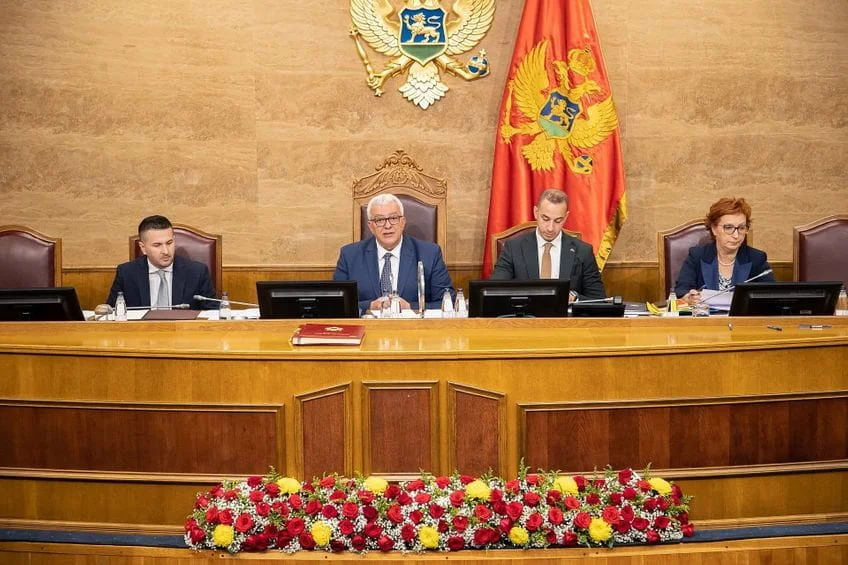 Mandić nezakonito posjeduje državljanstvo Srbije, da li su MUP-u Crne Gore "svezane ruke"?!