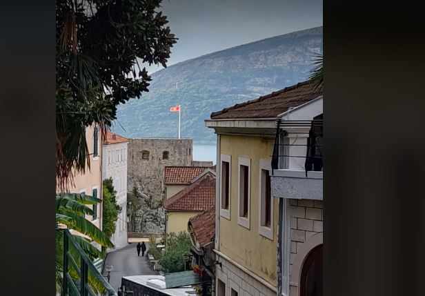 Nakon tekstova Antene M, crnogorska zastava opet vijori na novskoj tvrđavi!