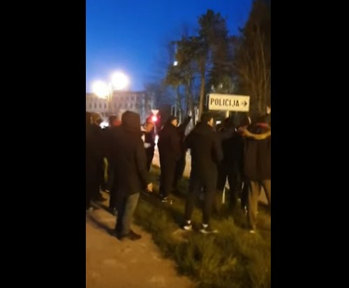 Završen protest ispred zgrade CB u Nikšiću, pušteni učesnici blokade na Bogetićima