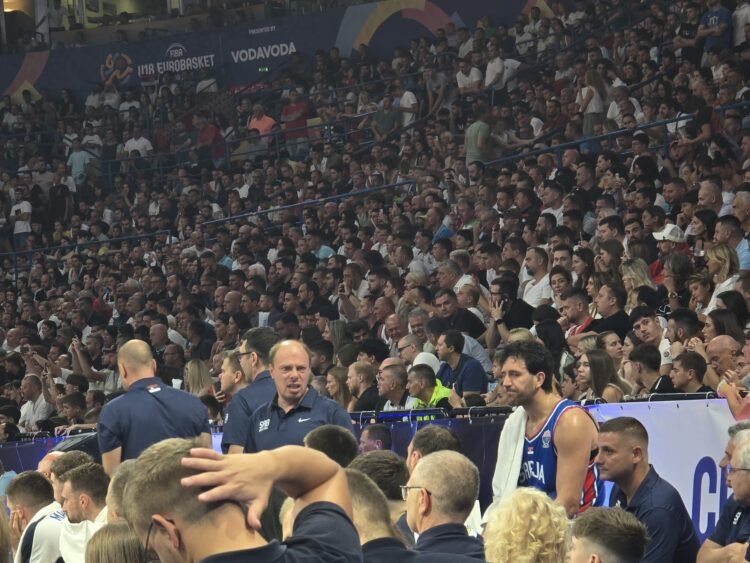 Navijači zvižducima dočekali Dodika u Beogradskoj areni