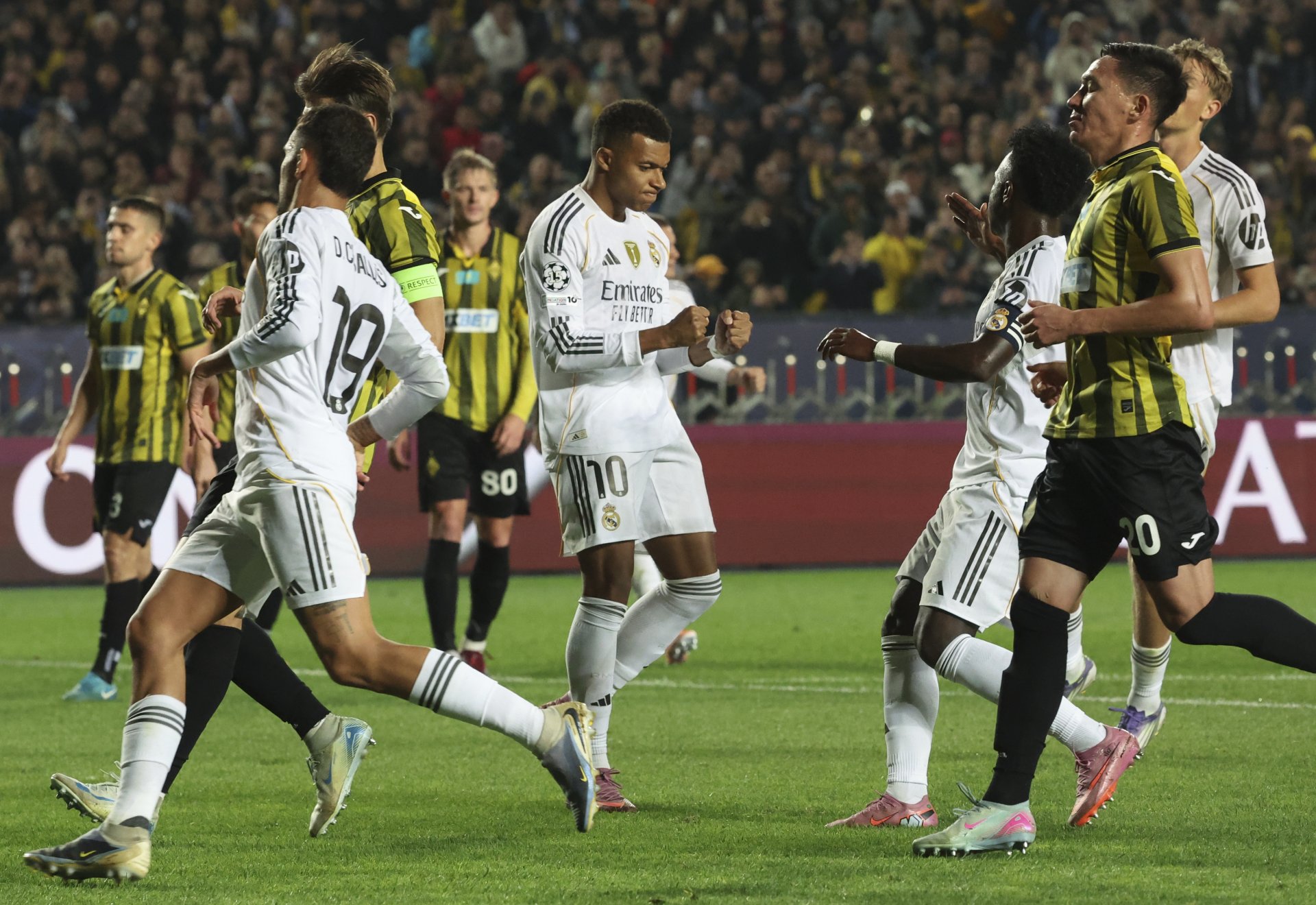 Petarda Reala, preokret Atalante, Krstović igrao