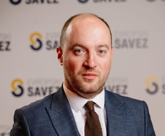 Stanić: Bolje da damo nesposobnu Vladu i ministarstva pod stranu koncesiju, a da aerodromi ostanu državni