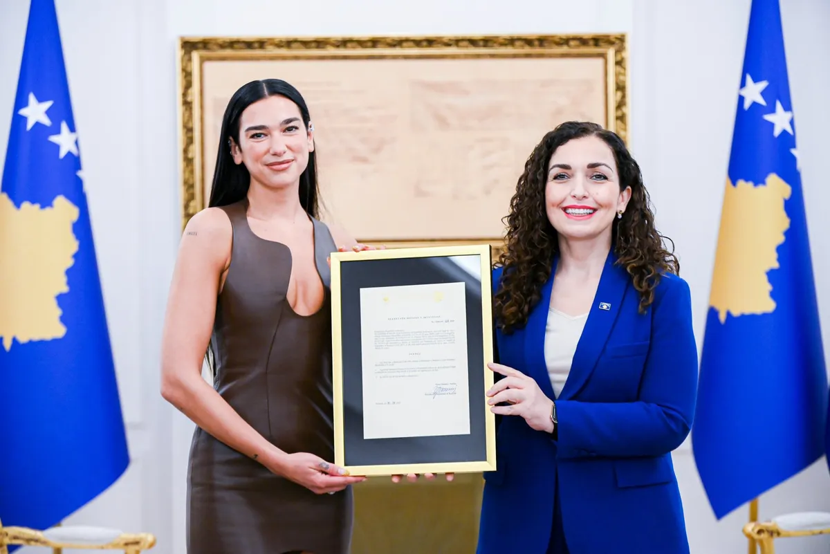 Dua Lipa dobila kosovsko državljanstvo, uručila joj Vjosa Osmani