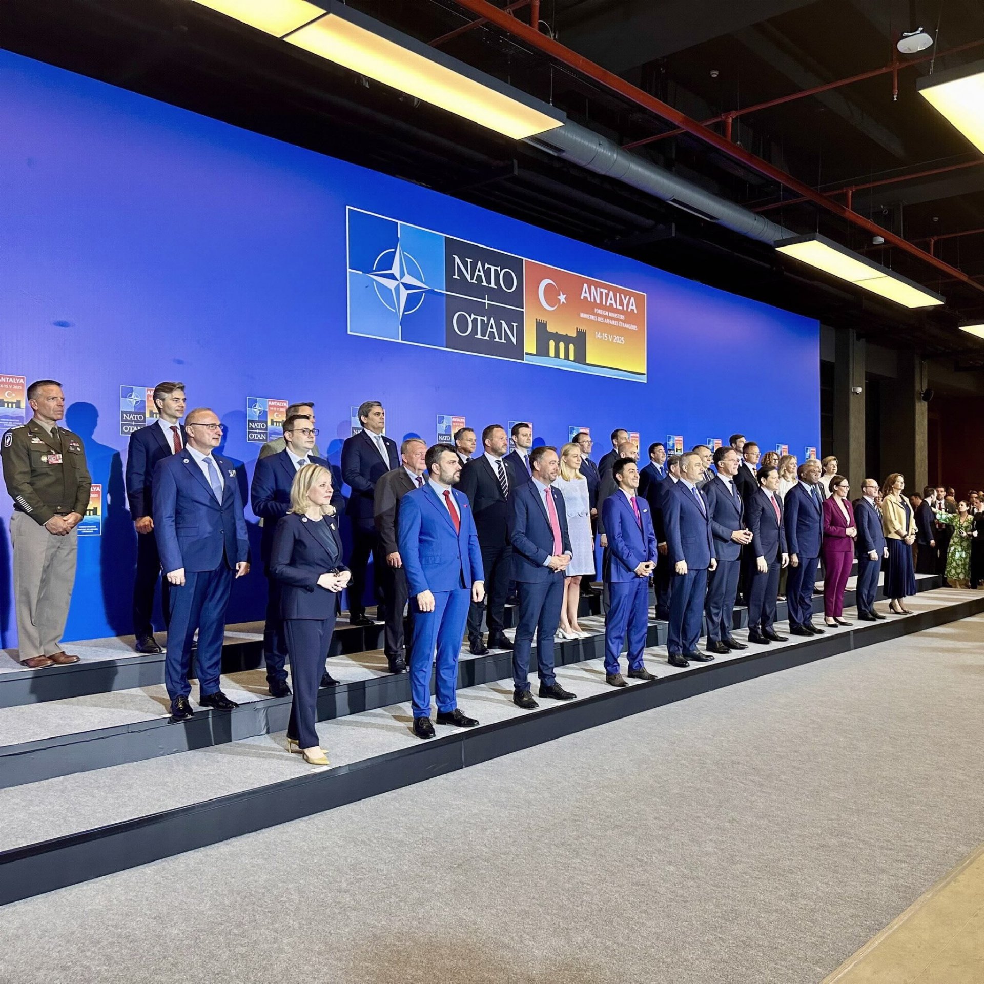Ibrahimović na NATO ministarskom sastanku: U fokusu razgovora jačanje odbrambenih kapaciteta i dugoročna podrška Ukrajini