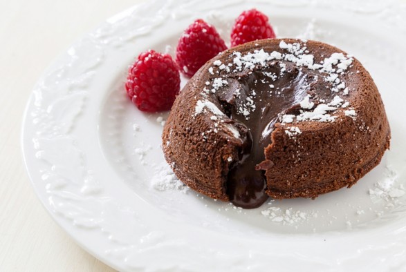 Za savršen čokoladni lava kolač potrebno vam je pet sastojaka i 15 minuta