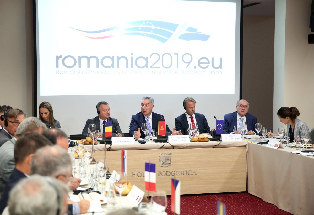 Đukanović ambasadorima EU: Bez zaoštravanja ćemo beskompromisno braniti svoje interese