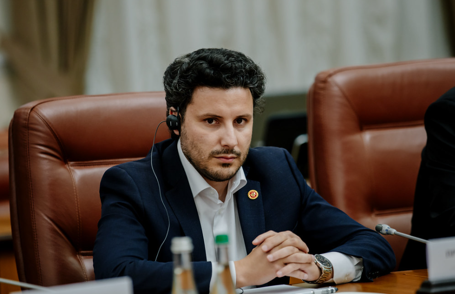 Abazović: Bilo je pitanje dana kad će se desiti mafijaško ubistvo; Mislim da će Temeljni ugovor sa SPC biti usvojen jednoglasno