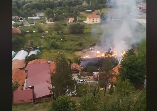 Pljevlja: Vlasnik spriječio vatrogasce da ugase vatru