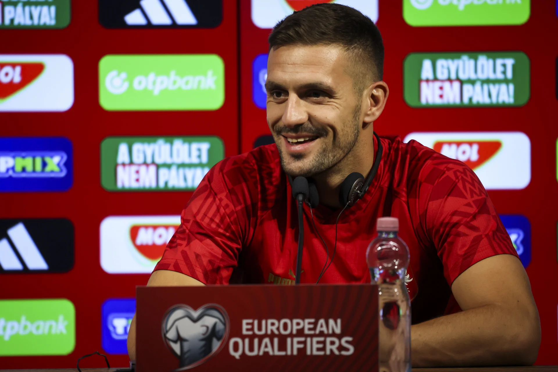 FSCG Tadiću poklonio dres