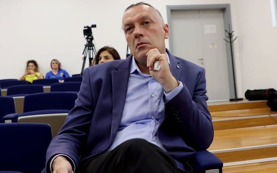 Dogovorili da se od decembra nastavnicima ne umanjuju zarade