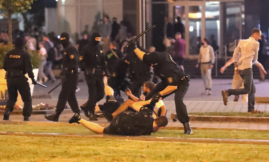 Policija nasilno razbila proteste protiv Lukašenka, ima mrtvih