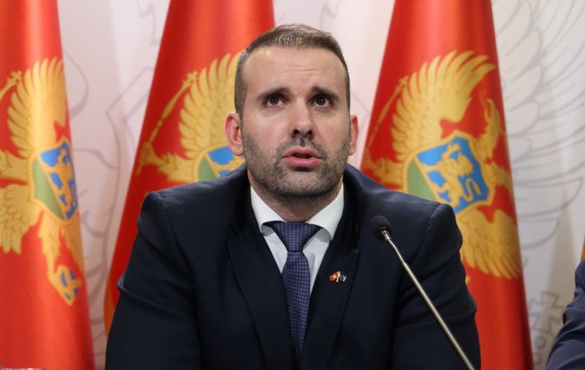 Vlada: Rješava se pitanje priznavanja vozačkih dozvola u Njemačkoj, Spajić danas u Berlinu potpisuje Deklaraciju