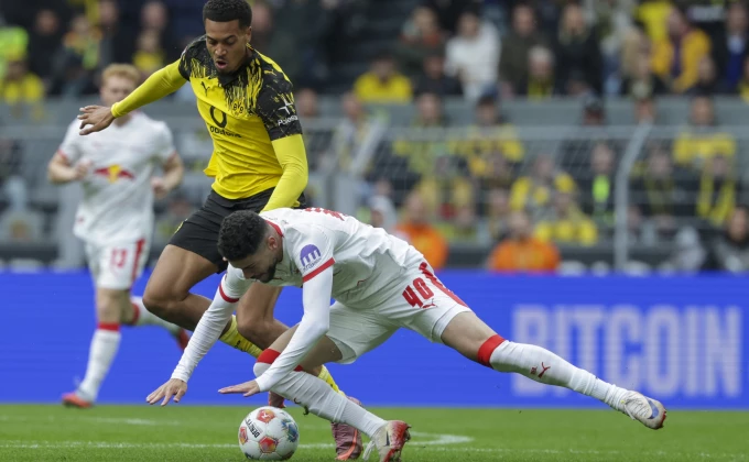 Trijumf Bajera, remi u derbiju