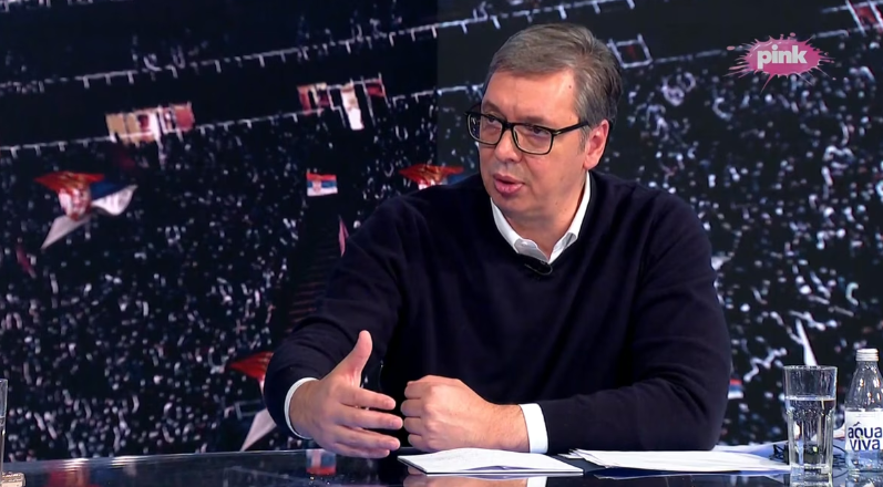 Vučić na Pinku bez konteksta pokazao snimke Bačulova na Željezničkoj stanici, optužio policajce vezano za zvučni top