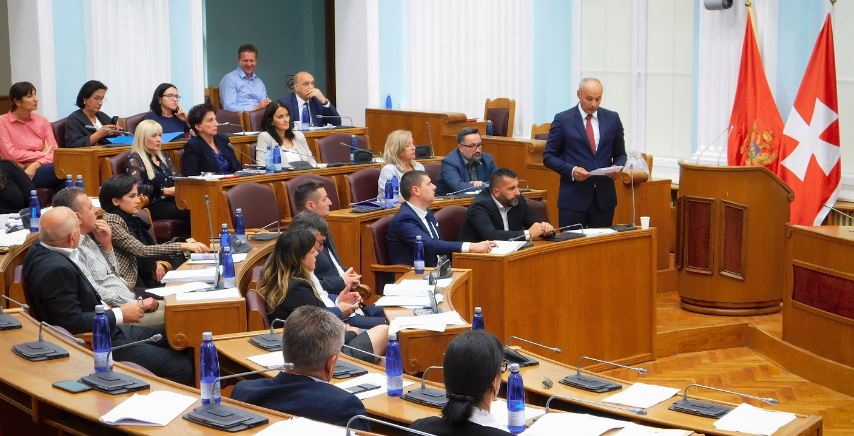 Cetinjski parlament jednoglasno o davanju Oboda u zakup