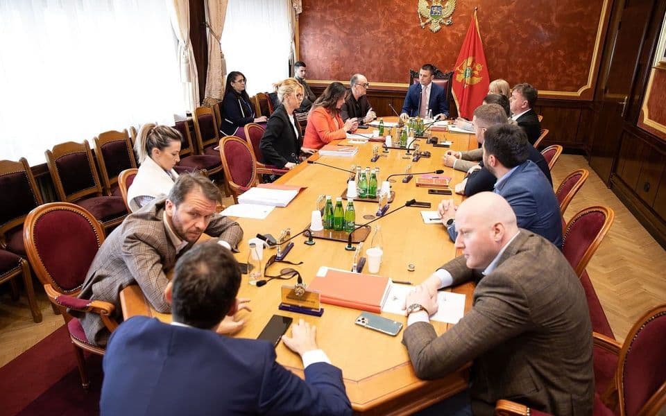DPS-u najmanje pet odbora u parlamentu i mjesta "po dubini"