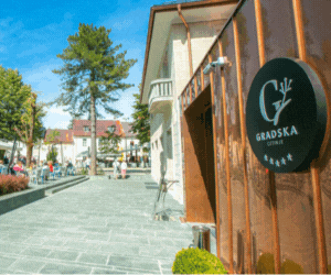 GRADSKA ČESTITKA