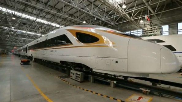 Novo kinesko čudo: Voz koji ide brzinom 350 km/h