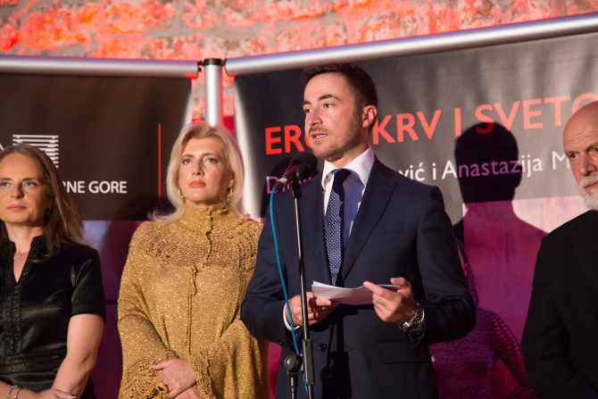 Bogdanović otvorio umjetničko-modni projekat “Eros, krv i svetost”