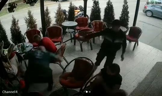 Zastrašujući snimak iz Srbije: Prvo je počeo da puca u bašti kafića, a onda je bacio bombu
