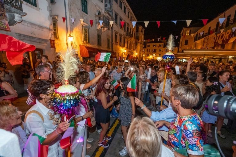 Otvoren 23. Međunarodni ljetnji kotorski karneval